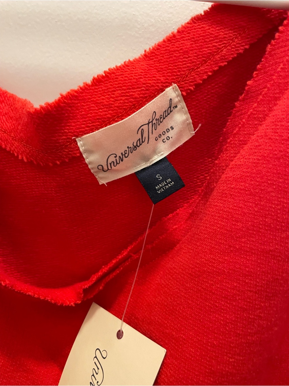 Universal Thread Women's Oversized Sweatshirt Red Small NWT - Picture 2 of 5